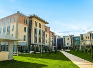 Fatih Sultan Mehmet Vakıf Üniversitesi yabancı uyruklu öğrenci