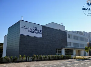 İzmir Tınaztepe Üniversitesi yabancı uyruklu öğrenci