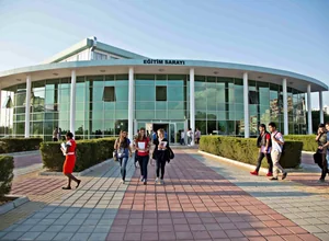 Yakın Doğu Üniversitesi yabancı öğrenci